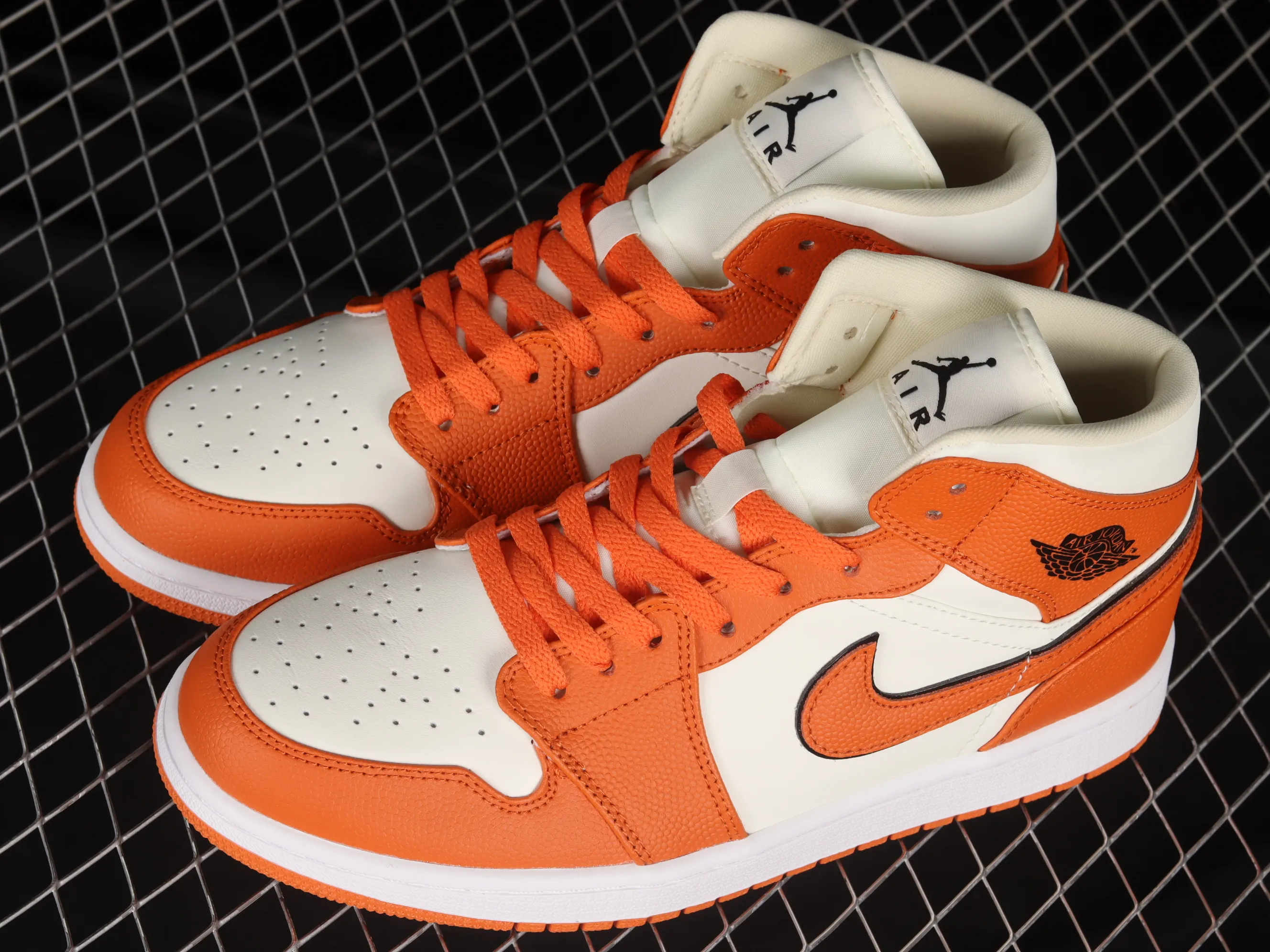 All Categories Air Jordan Jordan Series Basketball Shoes Air Jordan 1 Mid Air Jordan 1 Mid SE "Sport Spice" AJ1 Joe 1 White Orange Zhongbang Basketball Shoes DV1302-100